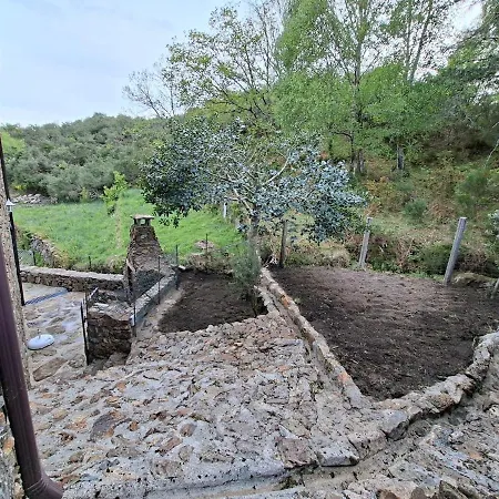 Casa Da Furninha Na Branda Da Bouca Dos Homens * Mourim
