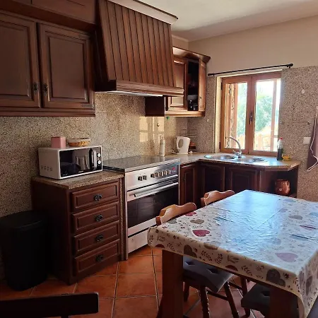 Casa Da Furninha Na Branda Da Bouca Dos Homens *